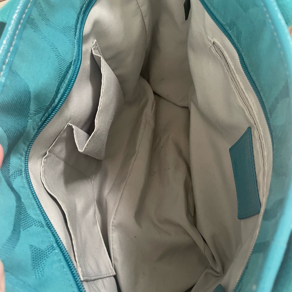 Coach tote in teal - Picture 5 of 9